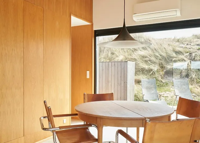 Nyaraló Architectural Gem With Sea View In