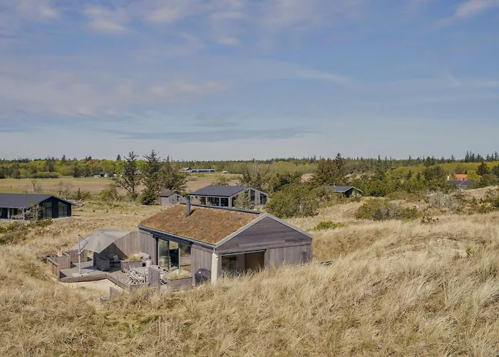 Semesterbostad Architectural Gem With Sea View In