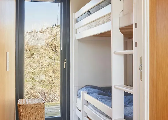 Semesterbostad Architectural Gem With Sea View In